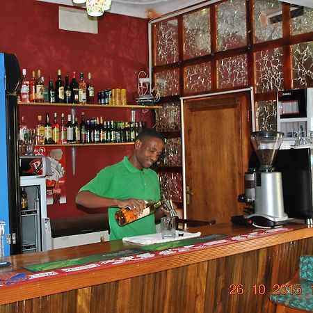 Little Woods Inn Mbarara Luaran gambar