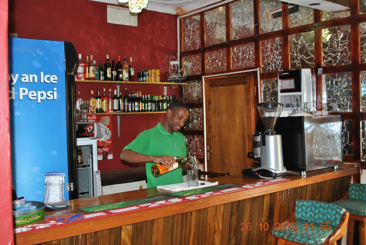 Little Woods Inn Mbarara Luaran gambar