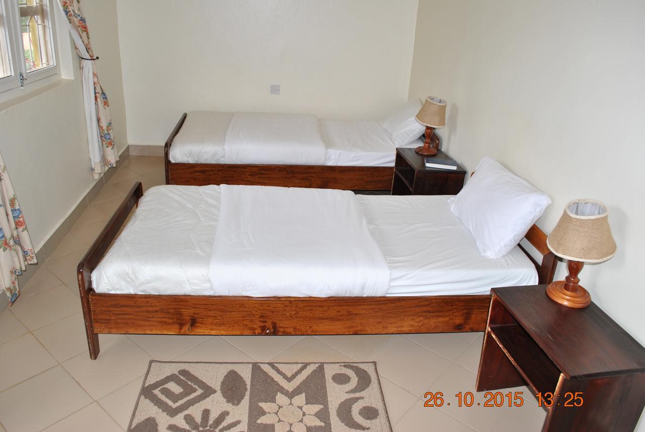 Little Woods Inn Mbarara Luaran gambar