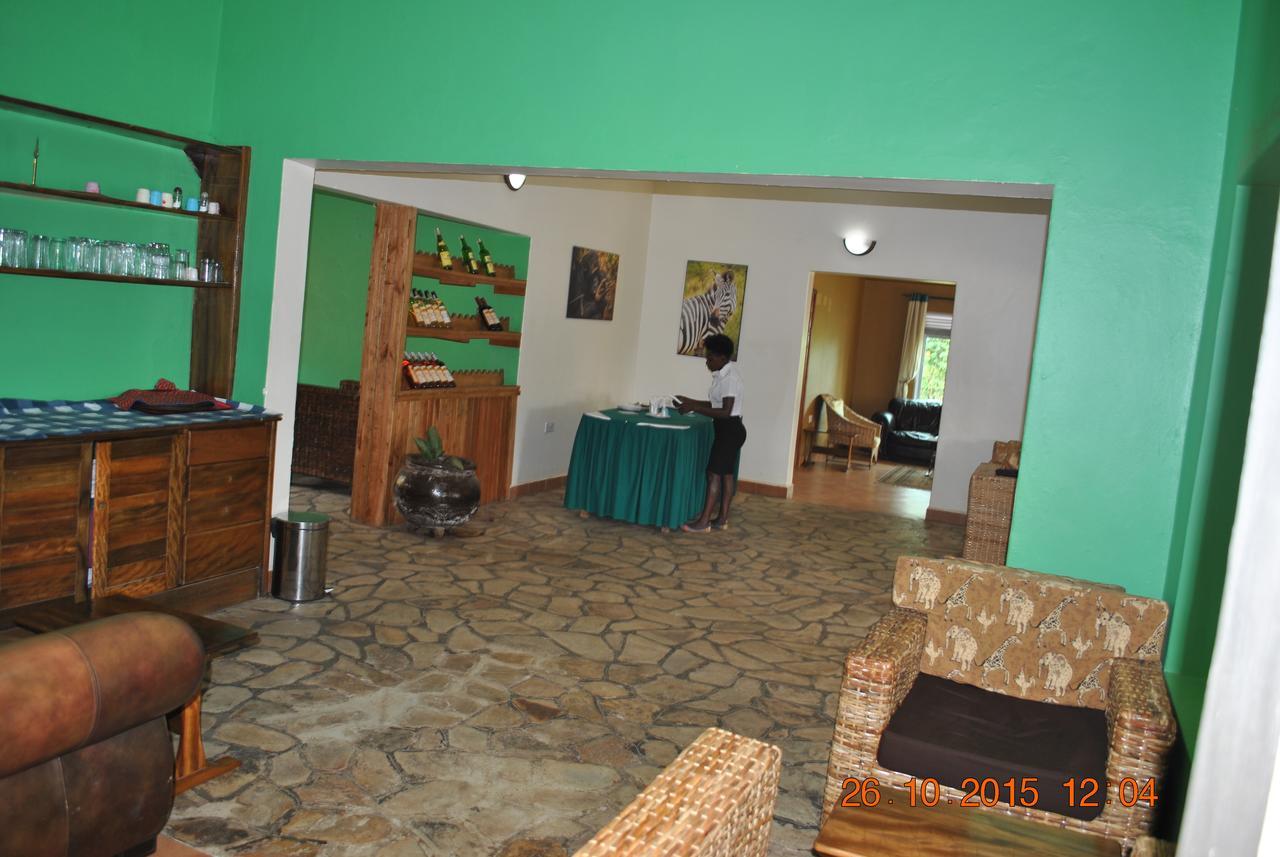 Little Woods Inn Mbarara Luaran gambar