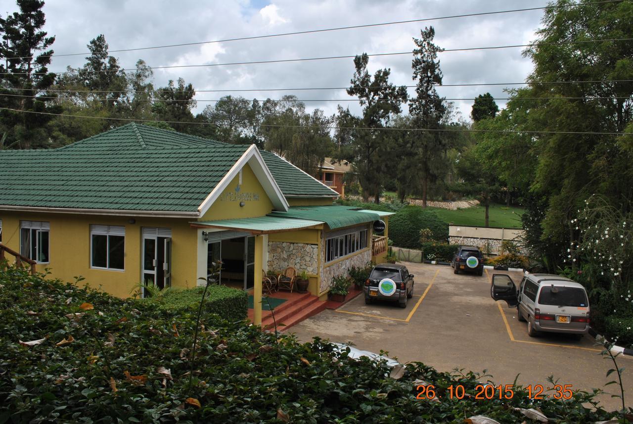 Little Woods Inn Mbarara Luaran gambar