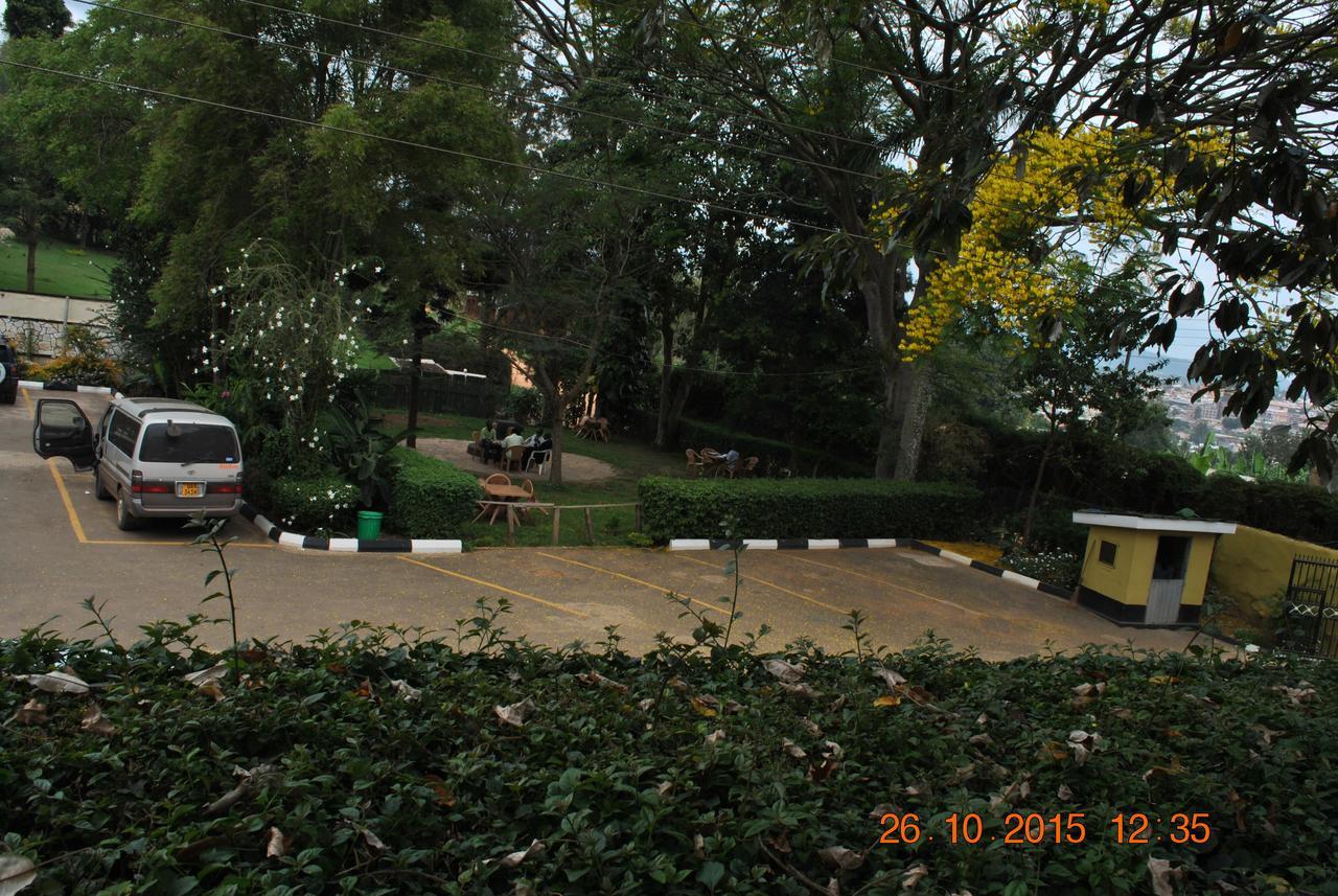 Little Woods Inn Mbarara Luaran gambar